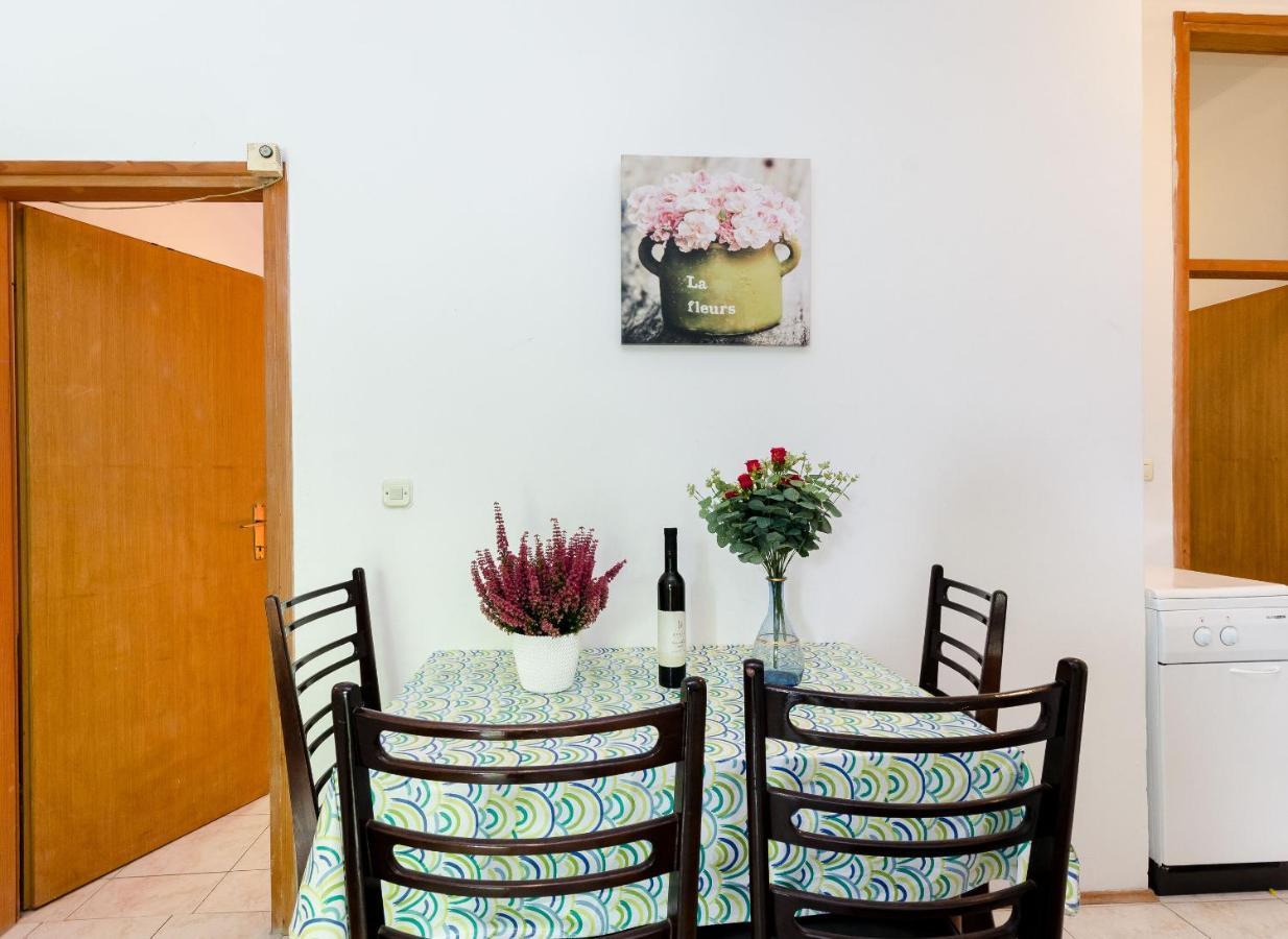 Apartments Massimo Ровин Екстериор снимка