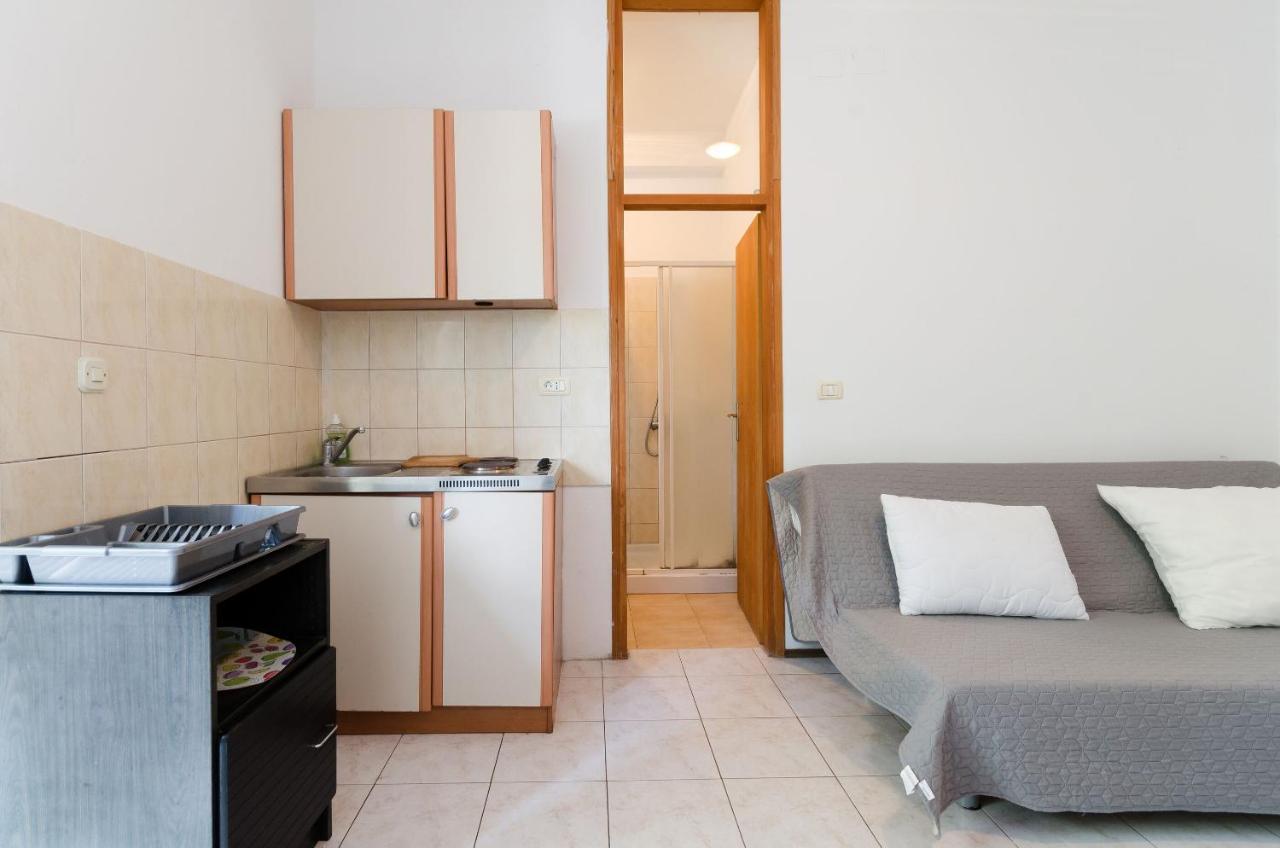 Apartments Massimo Ровин Екстериор снимка
