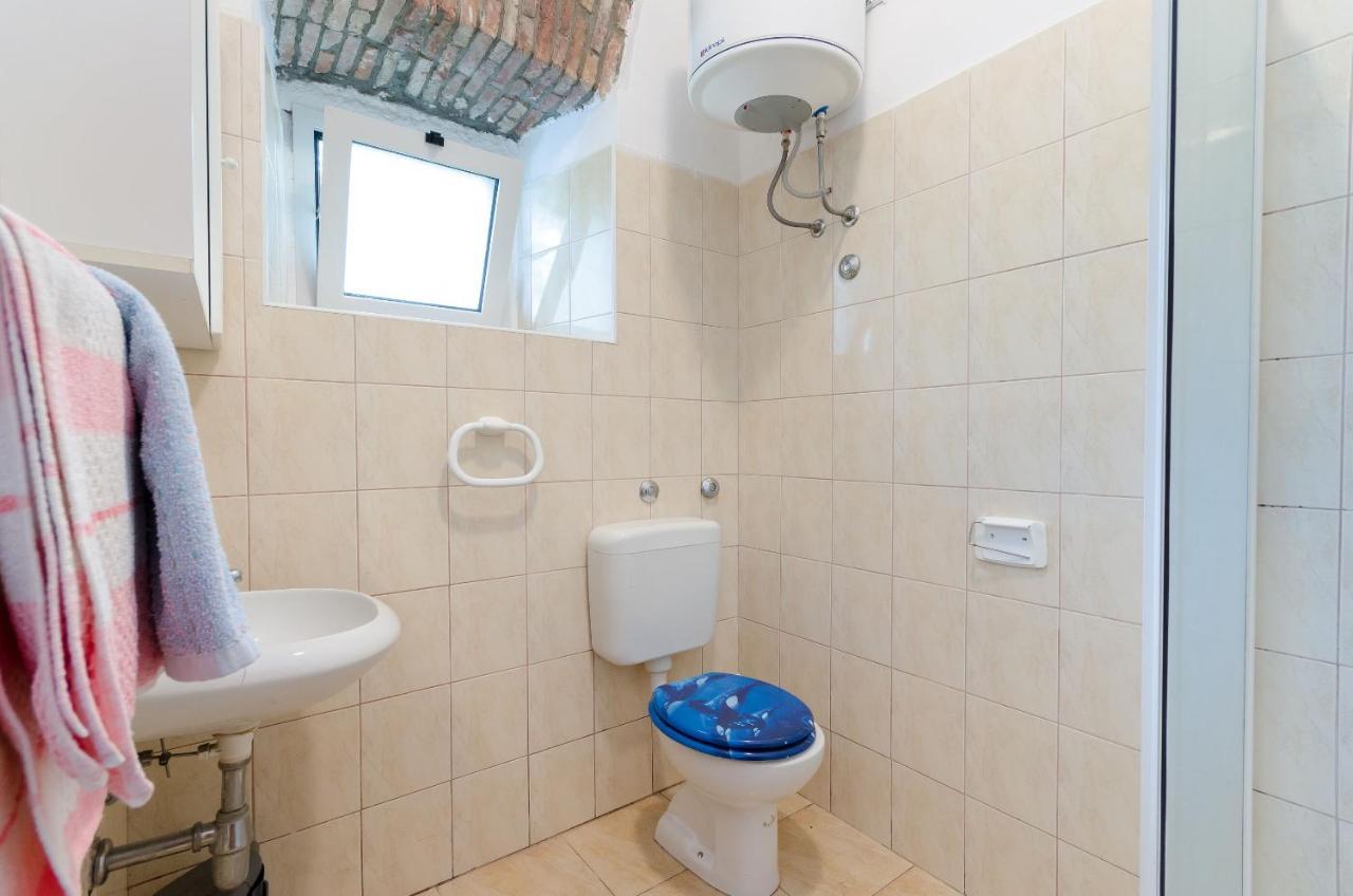 Apartments Massimo Ровин Екстериор снимка